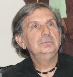 El poeta y periodista Luis Alberto